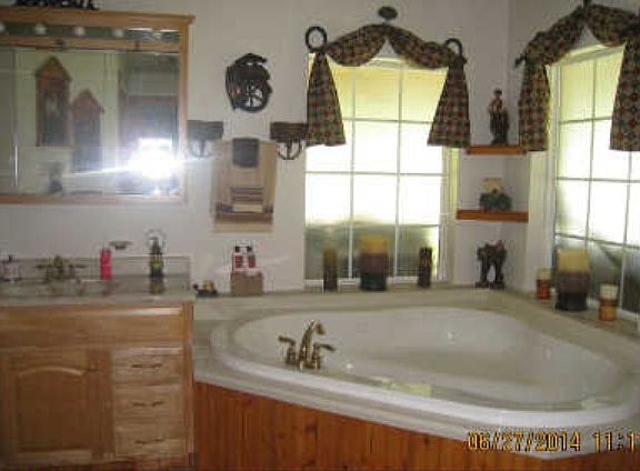 4th image of 508 Serene Ln