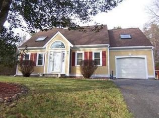 8 Hane Rd, Marstons Mills, MA 02648