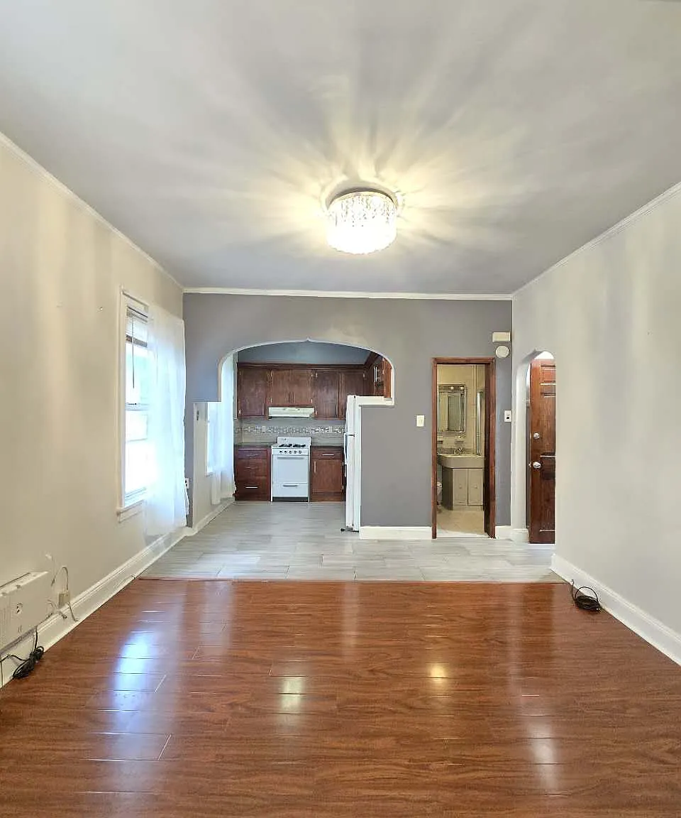 1 bed, $2,000 — Photo 2