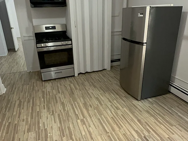 14 Lester St #2L — Photo 12