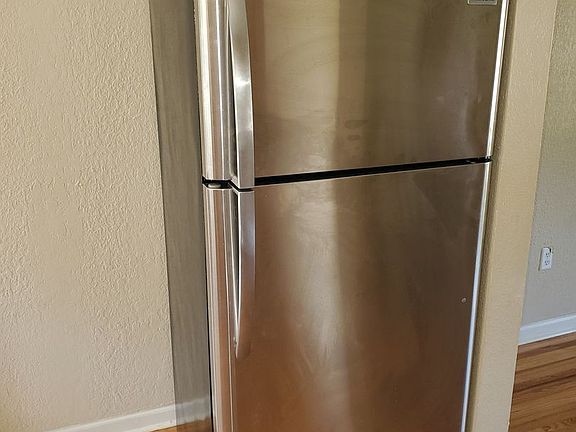 5th image of 2430 N John Young Pkwy APT 3