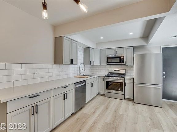 5th image of 2677 Ruthe Duarte Ave
