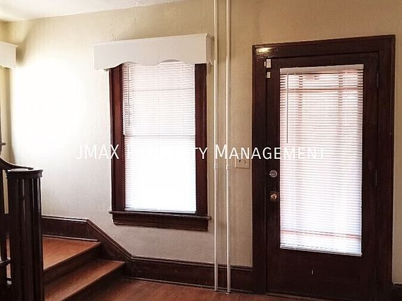 2nd image of 911 Lafayette Blvd NW