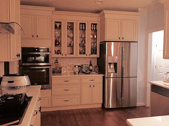4th image of 105 Woodmark Ct
