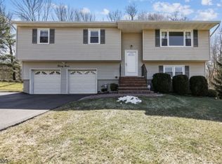 27 Rose Way, Randolph, NJ 07869