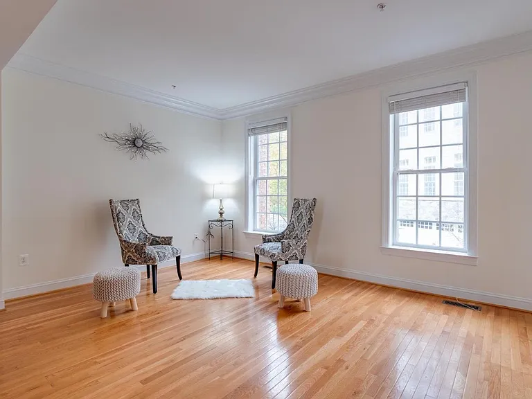 3510 Goddard Way — Photo 3