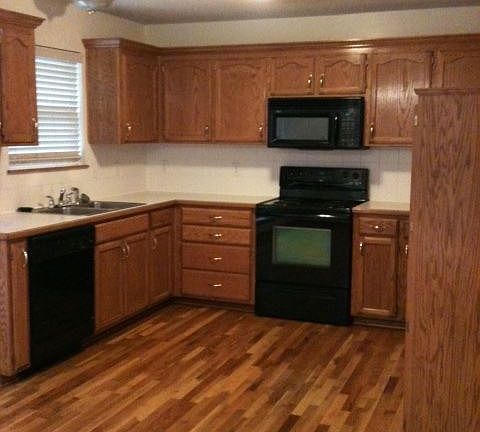 2nd image of 528 NE Topaz Dr