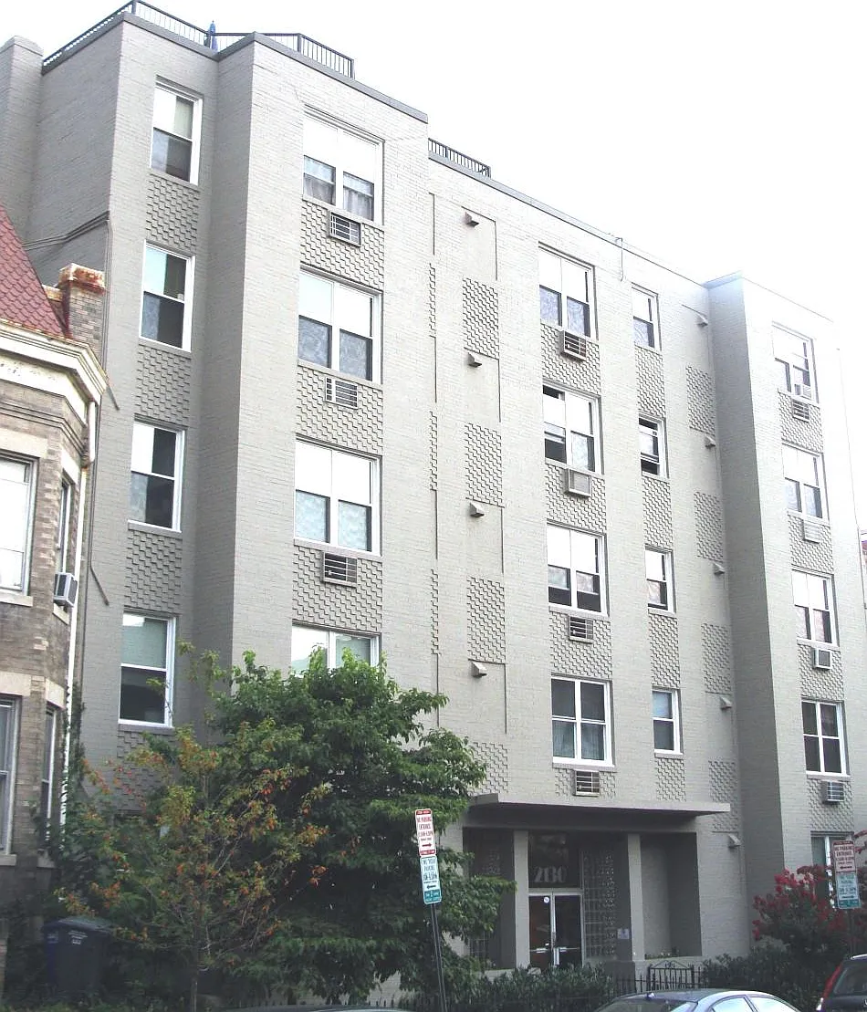 2130 N St NW — Photo 1