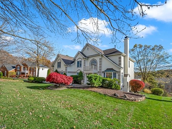 2nd image of 24 Vista Dr