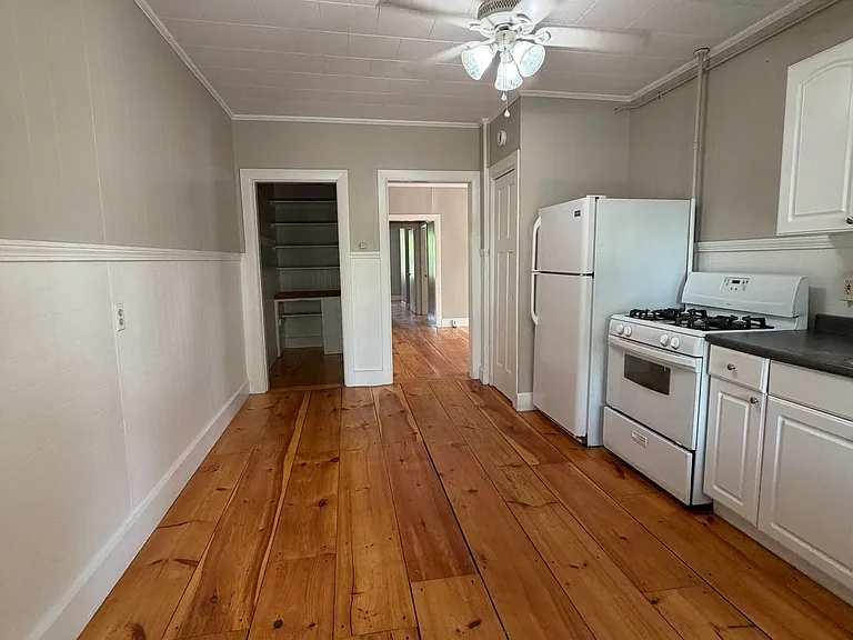 74-76 Brown St #74A — Photo 3