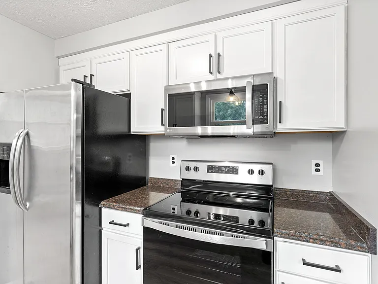 313 Grassland Dr — Photo 8