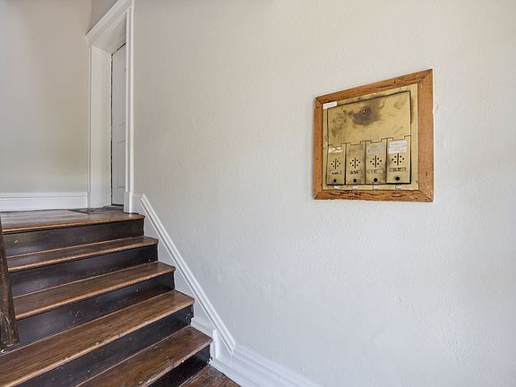 2nd image of 5750 Pershing Ave APT 2W