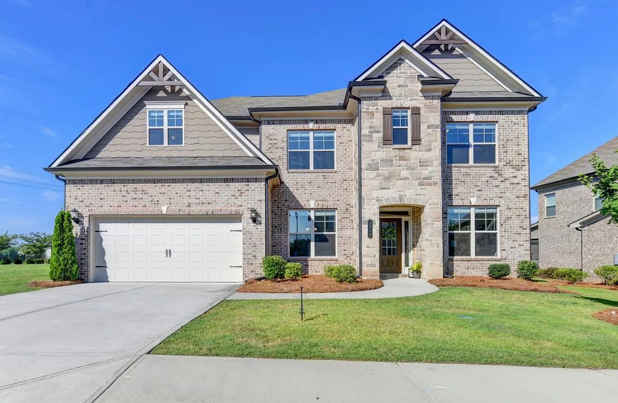 5 bed, 3924 sqft, $3,500 — Photo 1