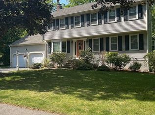 8 Lee Rd, Medfield, MA 02052