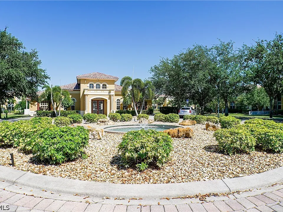 4113 Residence Dr #211
