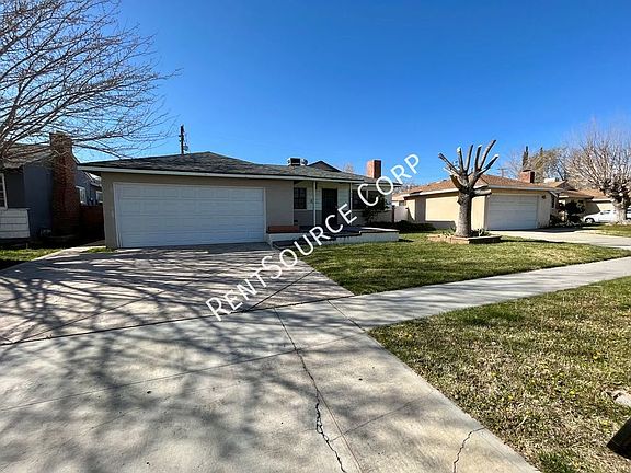 3rd image of 420 W Avenue J9
