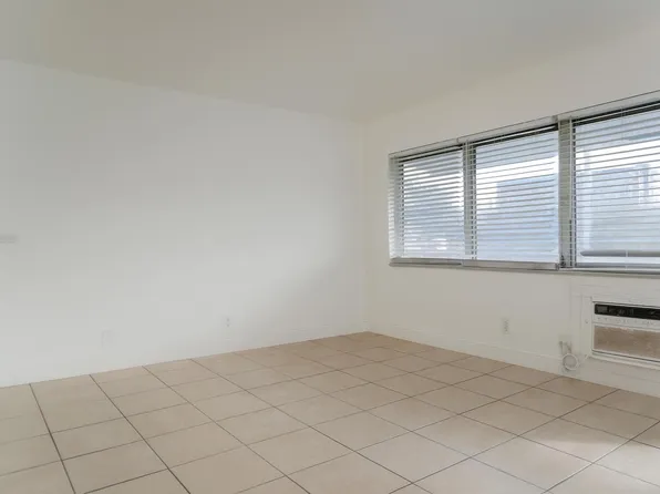 749 SE 15th St #10, Fort Lauderdale, FL 33316