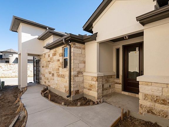 3rd image of 501 Clubhouse Dr
