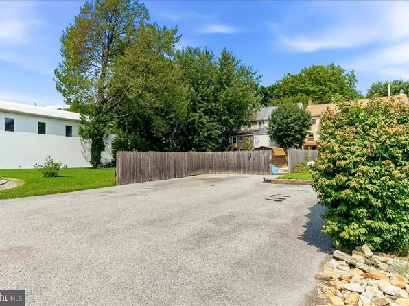 329 Front St, Parkesburg, PA 19365
