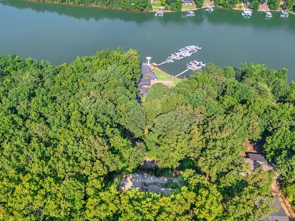 829 Lakeside Dr, Blairsville, GA 30512