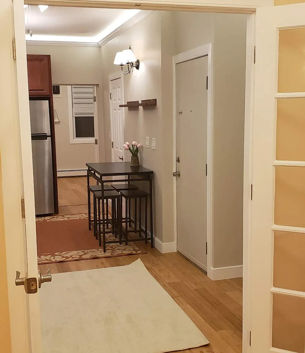 2 bed, 600 sqft, $2,050 — Photo 3