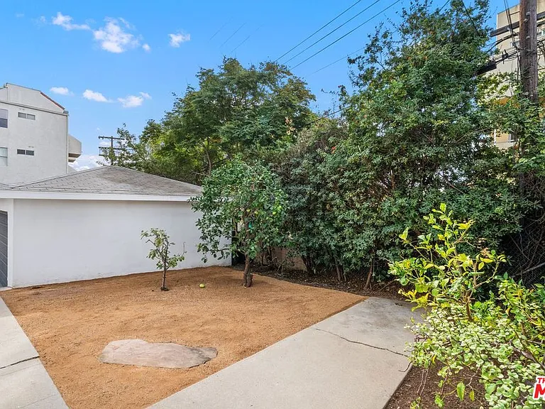 1645 Selby Ave — Photo 19