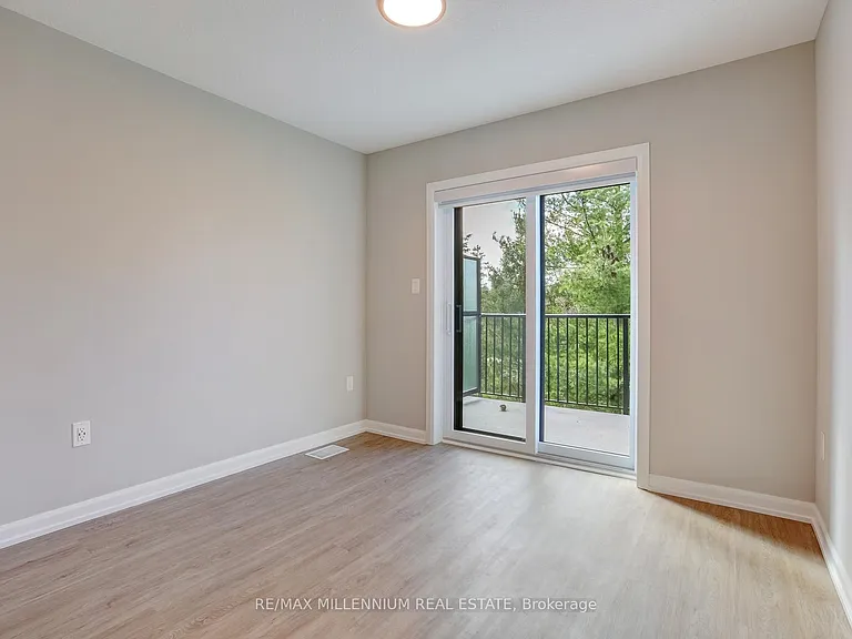 708 Woolwich St — Photo 31