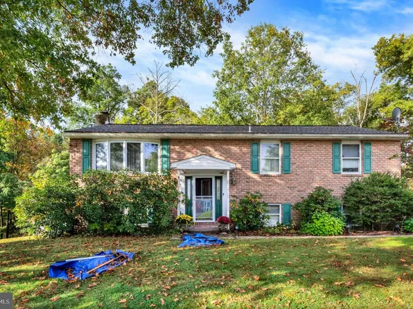 206 Lilac Ln, Douglassville, PA 19518