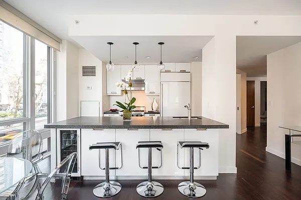 Sold by Industrie Residential | media 7