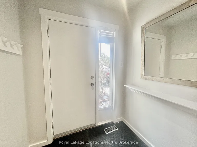 149 Fairway Cres #71 — Photo 2