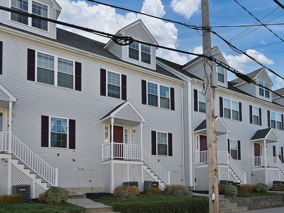 1st image of 107 Myrtle St Unit 107