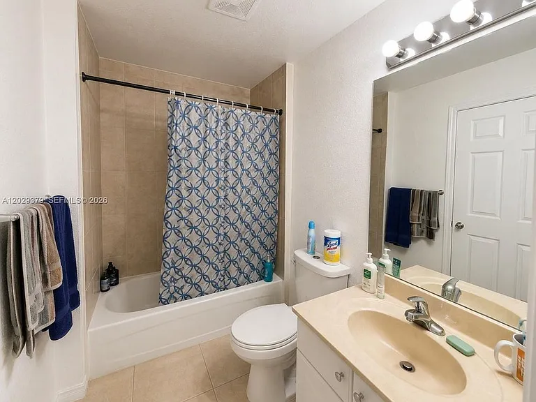 3856 SW 48th Ave — Photo 7