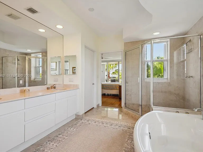701 Crandon Blvd #Penthouse 1 — Photo 7