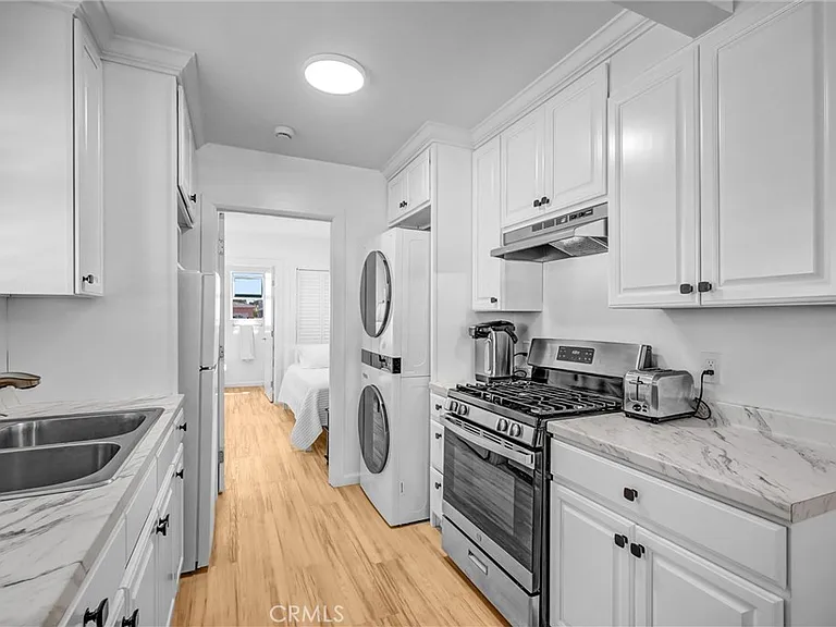 14508 Kingsdale Ave — Photo 9