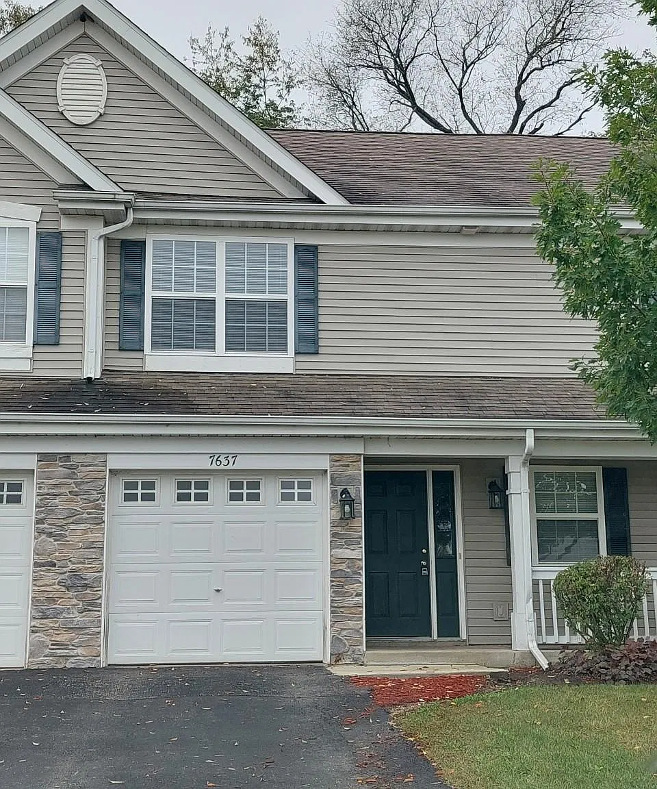 3 bed, 1.5 bath, 1336 sqft, $1,700 — Photo 1