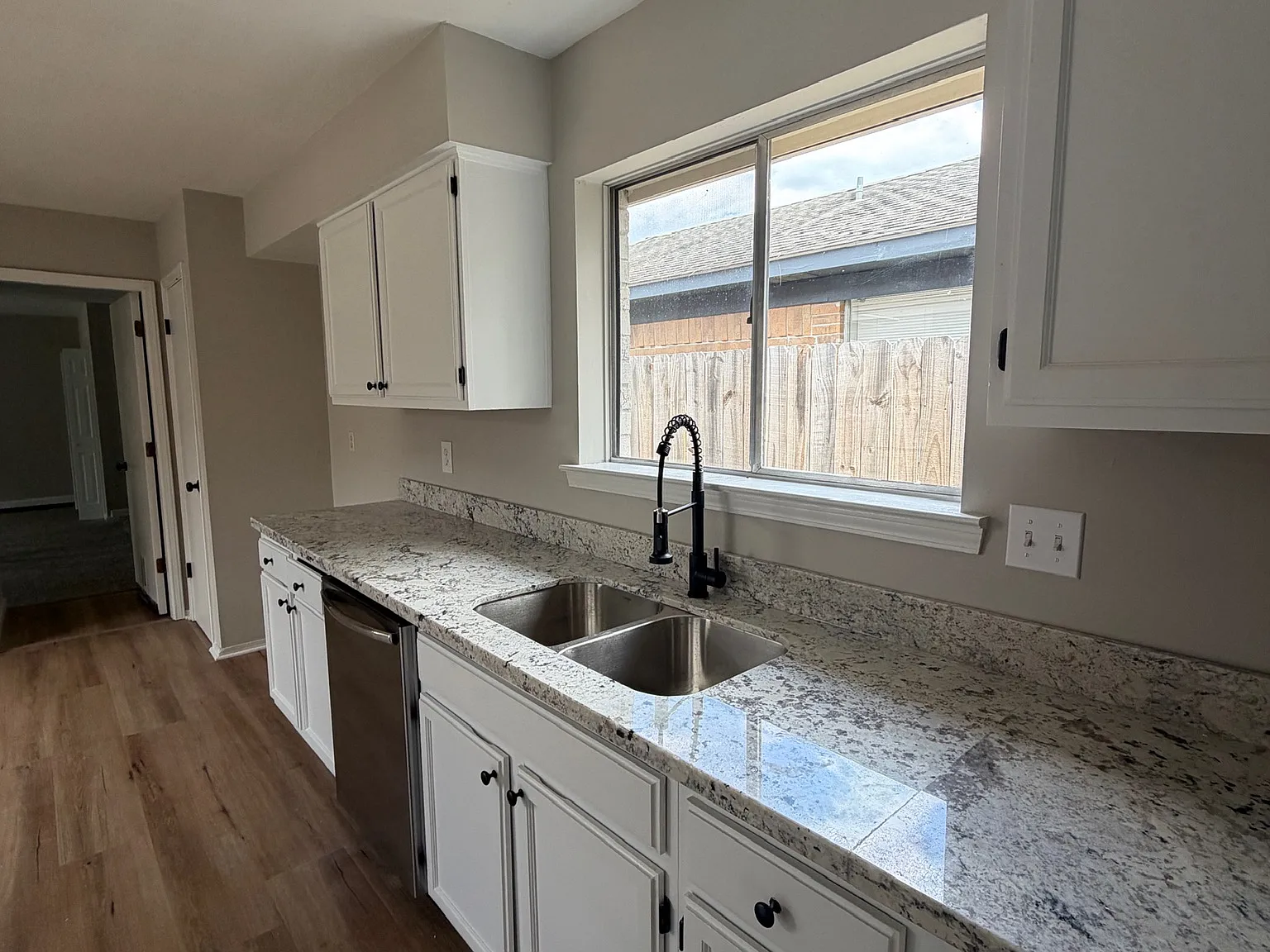 4 bed, 2000 sqft, $1,750 — Photo 4