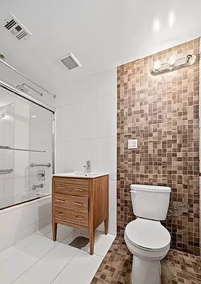 Rented by Lodger Corp | media 39