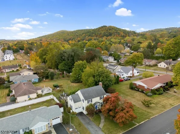 206 5th St, Hackettstown Town, NJ 07840