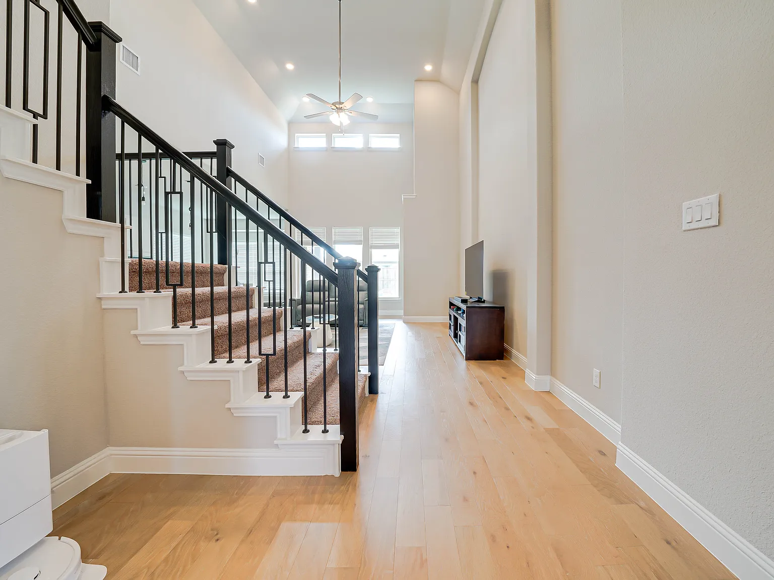 707 Gatecrest Dr — Photo 4