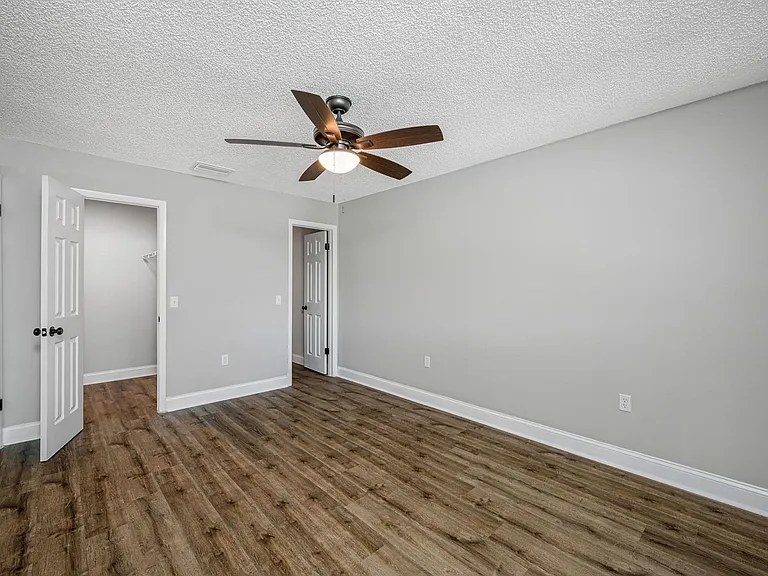 Armature Lake Apartments — Photo 12
