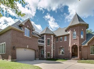 82 S Middleton Ave, Palatine, IL 60067