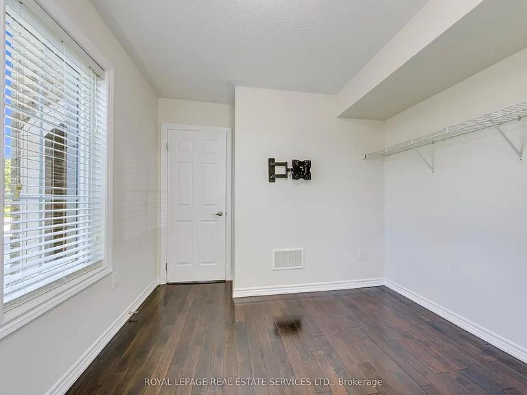 2435 Greenwich Dr #35 — Photo 7