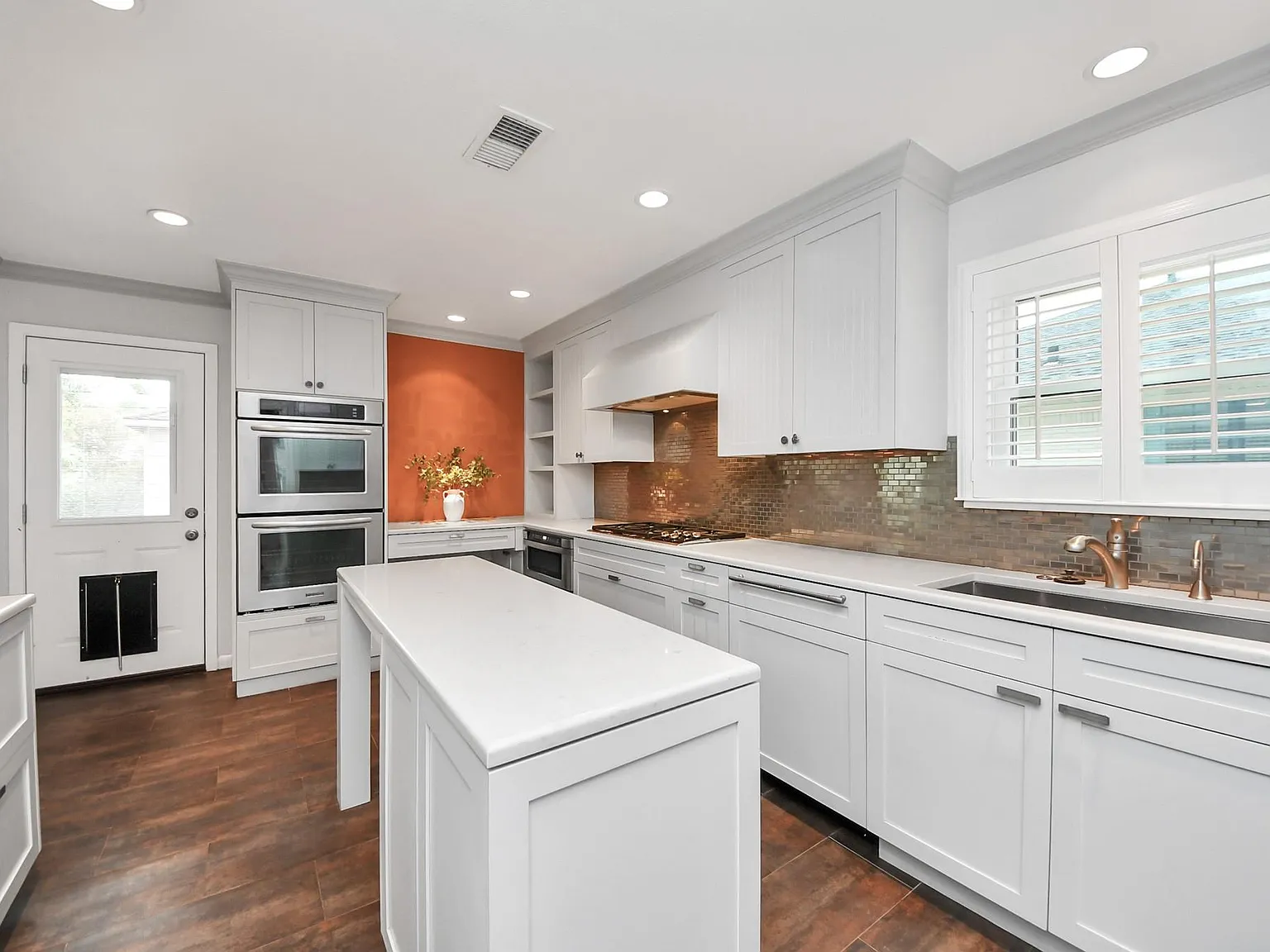 2 bed, 1.0 bath, 1515 sqft, $2,800 — Photo 3