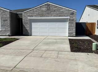 6070 W Ramona Way, Fresno, CA 93722