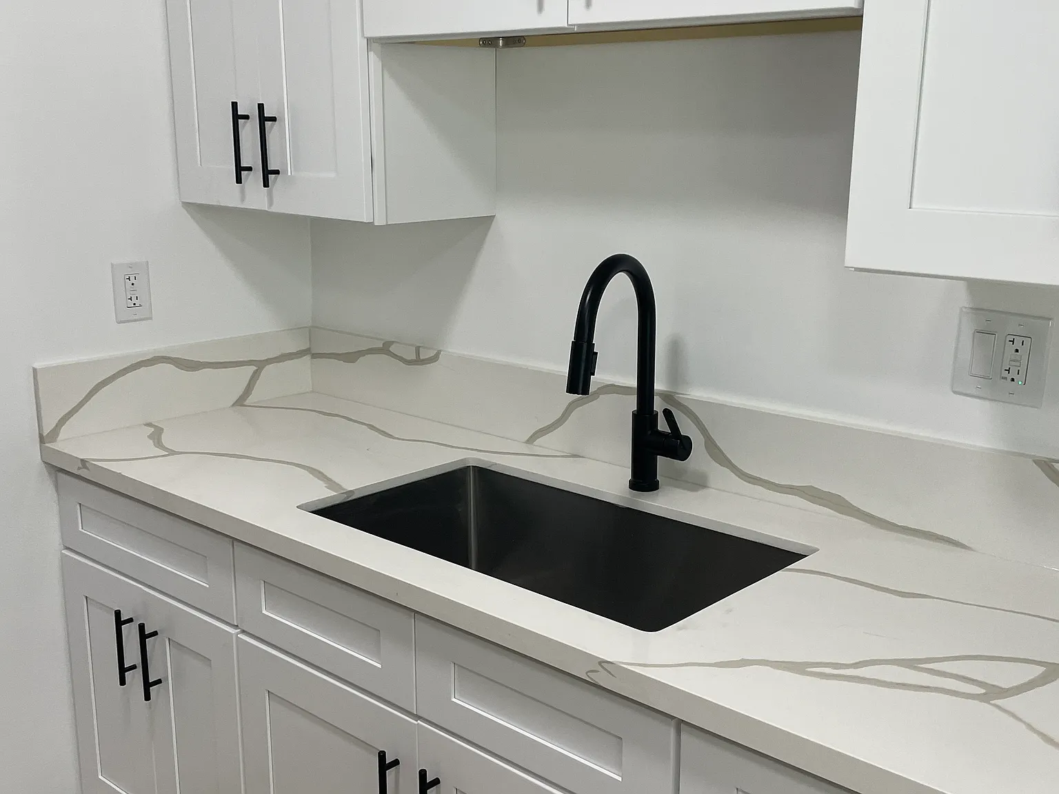 1 bed, 600 sqft, $2,300 — Photo 3