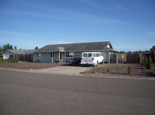 1430 Yew St, Florence, OR 97439