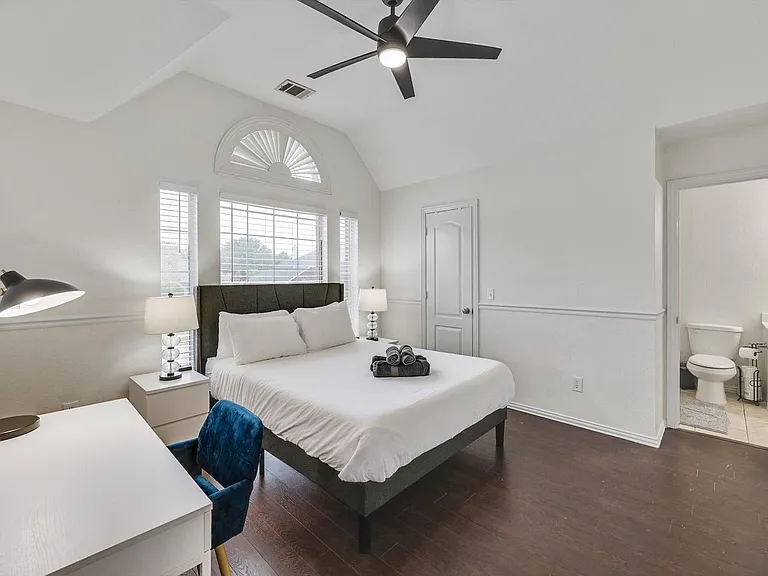 4325 Angelina Dr — Photo 23