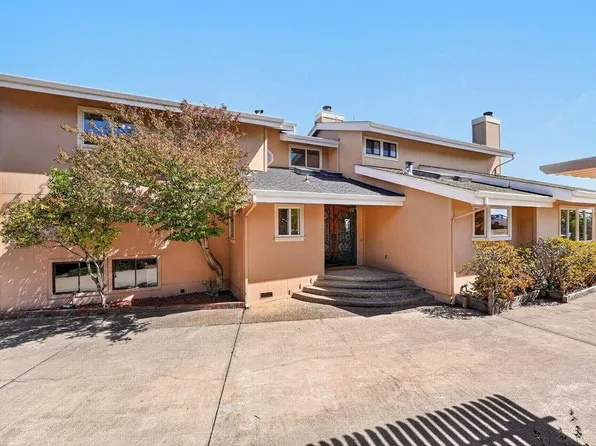 8700 Coker Rd, Salinas, CA 93907