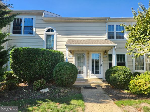 22016 Beacon Hill Dr