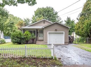 8 Morris St, Webster, MA 01570